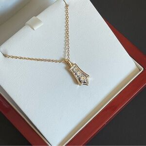 Elegant Lindenwold simulated diamond Pendant Necklace.